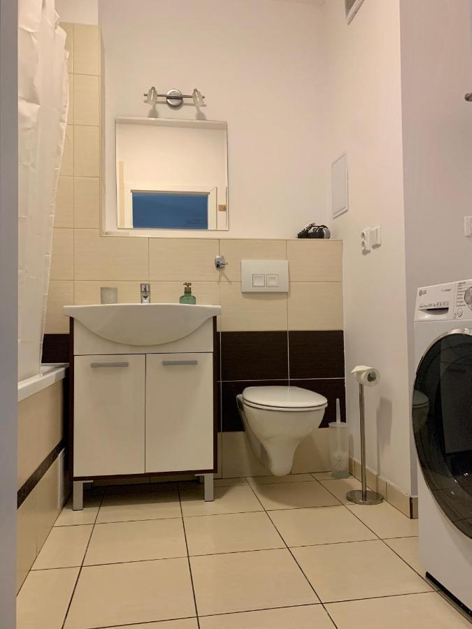 Bl - The Executive Suite, Boru - 24Hr Self Check-In, Free Private Parking, Balcony With Mountain View, 5 Minute Walk To City Center Banská Bystrica Exterior foto