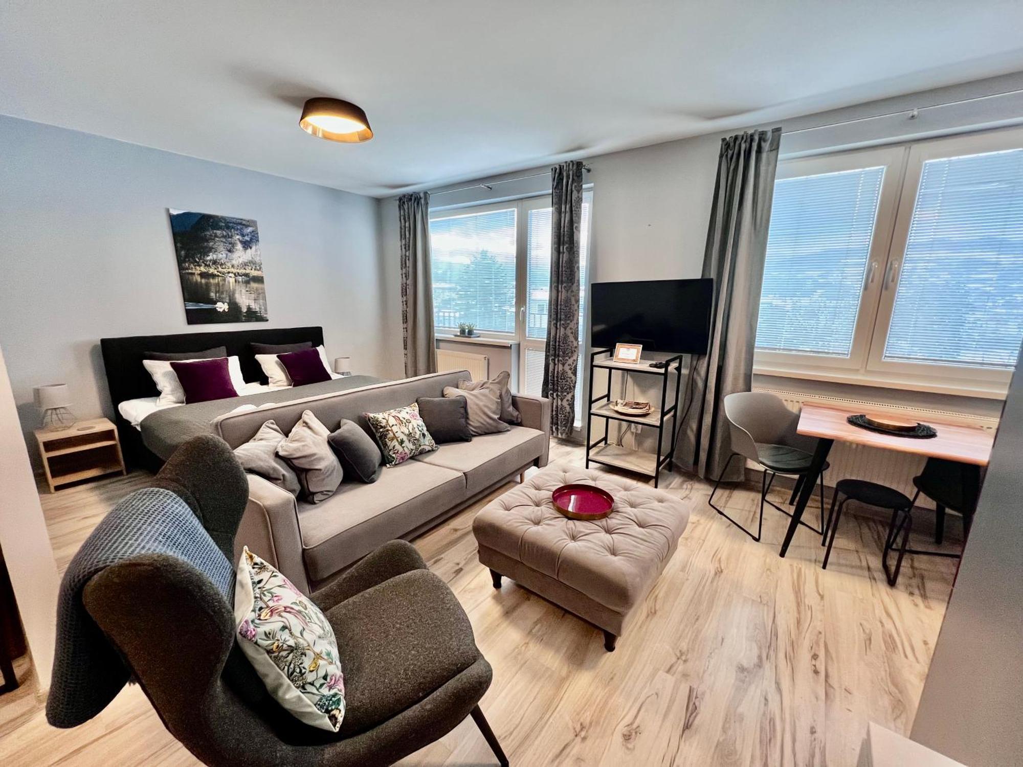 Bl - The Executive Suite, Boru - 24Hr Self Check-In, Free Private Parking, Balcony With Mountain View, 5 Minute Walk To City Center Banská Bystrica Exterior foto